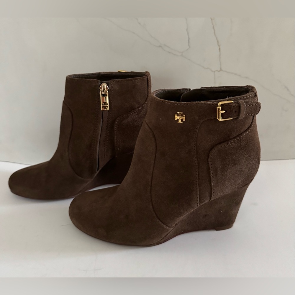 Tory Burch Milan Women's US 6.5 Brown Beige Suede Wedge Ankle Boots